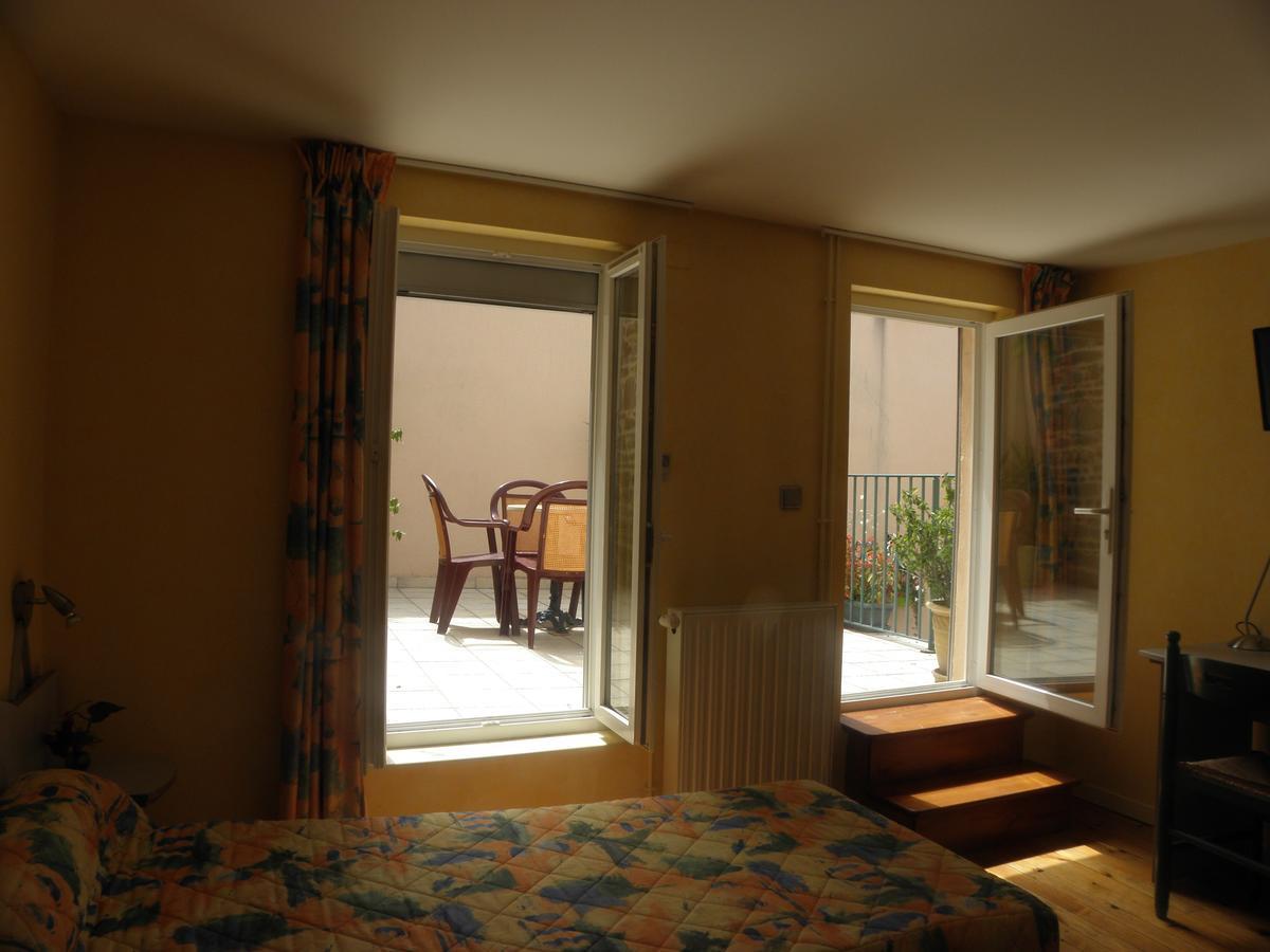 L'Ostalou Hotel Исуар Екстериор снимка